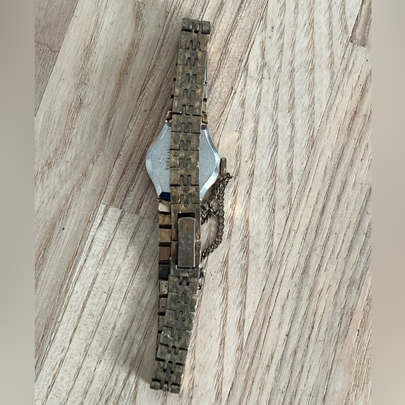 Seiko Ladies Watch Vintage Gold Tone Metal Bracelet and Dial Mechanical Winding - Picture 8 of 11